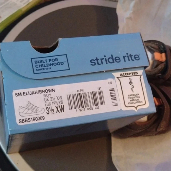2 for 20😃Stride Rite toddlers shoes - Picture 4 of 4